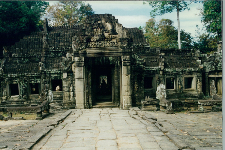 Cambodia-SiemReap-1995_022