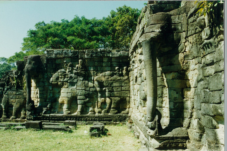 Cambodia-SiemReap-1995_055