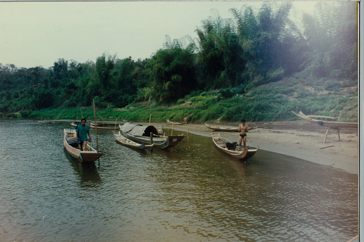 laos1995_108
