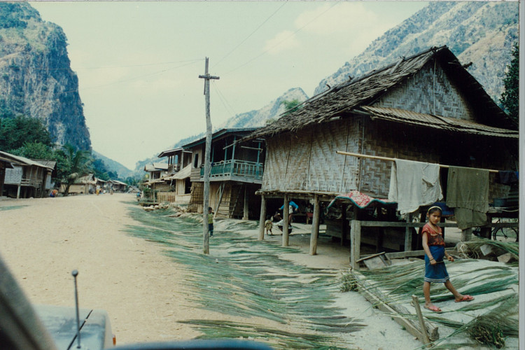 laos1995_117
